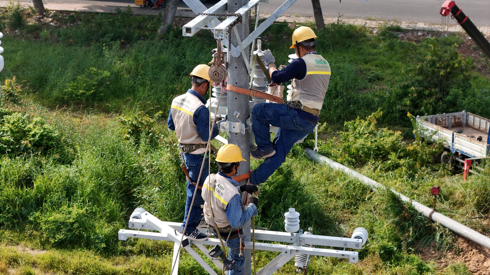 電気車インフラにおけるQuangAnhconsの役割 QuangAnhconsによって開発された電気車インフラ。