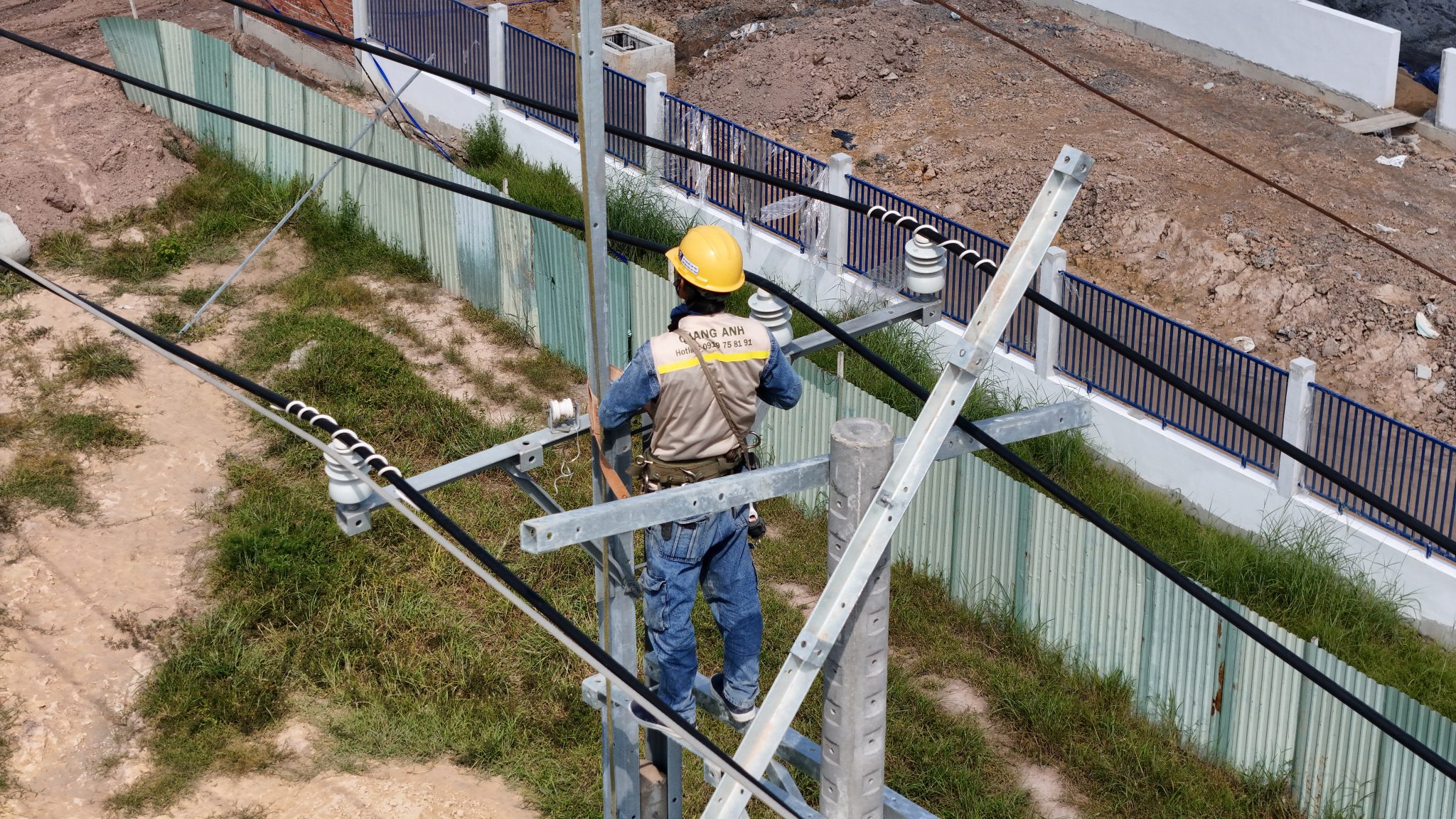 充電コストと競争 急速充電と普通充電用に異なる価格設定の電気自動車充電ステーション料金表。